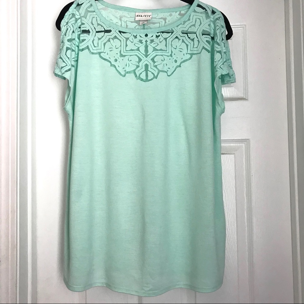 TOP W/ CUTOUT DESIGN